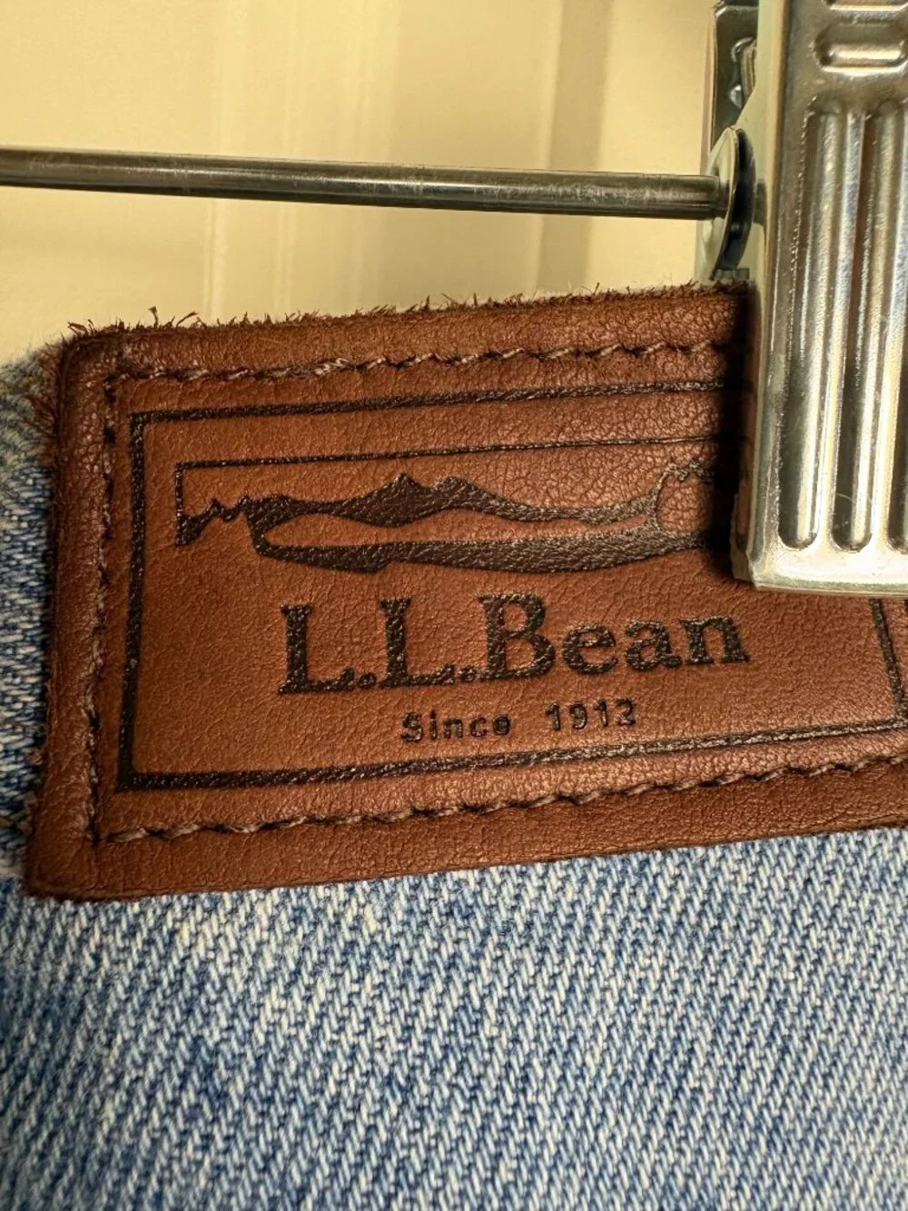 L.L.Bean Classic Fit Straight Leg Jeans Shoes? Men's Light Blue Denim 35x34